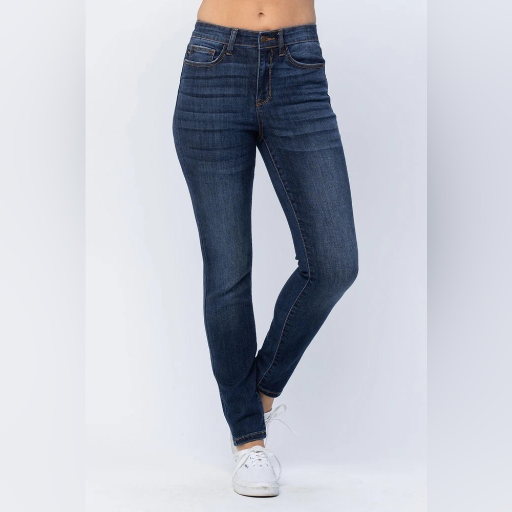 Judy Blue HIGH RISE RELAXED FIT DARK CLEAN JEANS 82325 size 3/26